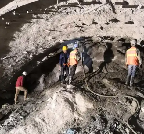 庄河拱顶带模注浆料的施工流程及注意事项